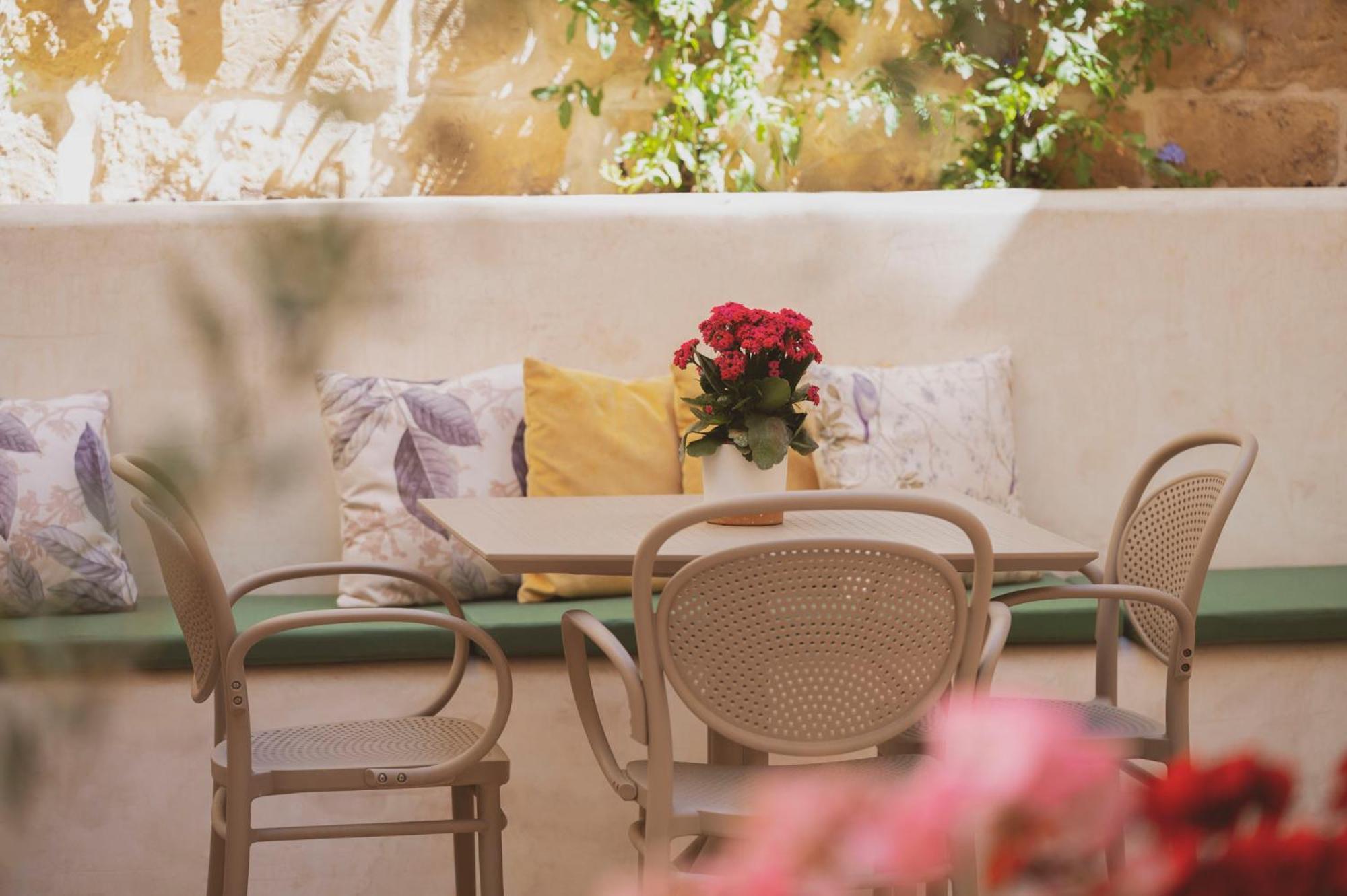 Maria Rosa Suites Виктория Экстерьер фото